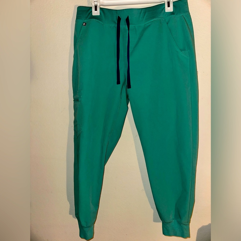 Figs women’s green drawstring jogger scrubs LP petite doctor nurse medical